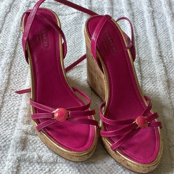 Beautiful fucsia Coach sandals size 7.5 - Picture 1 of 7